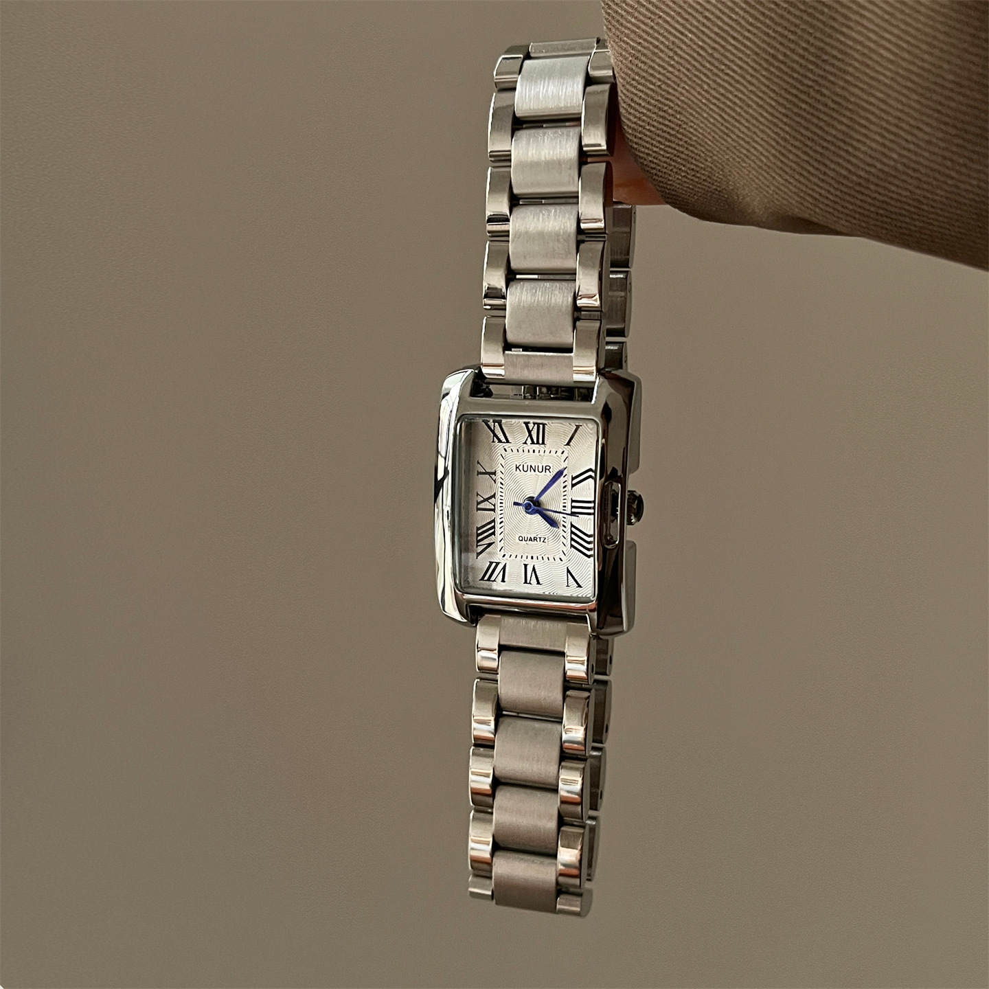 Retro watch for women, Roman r - مراجعة Body Jewelry High Quality وسعره