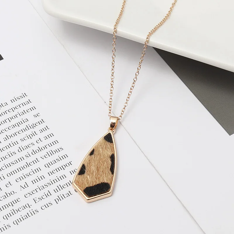 Acrylic Abalone Shell Leopard  - مراجعة Body Jewelry Brands وسعره