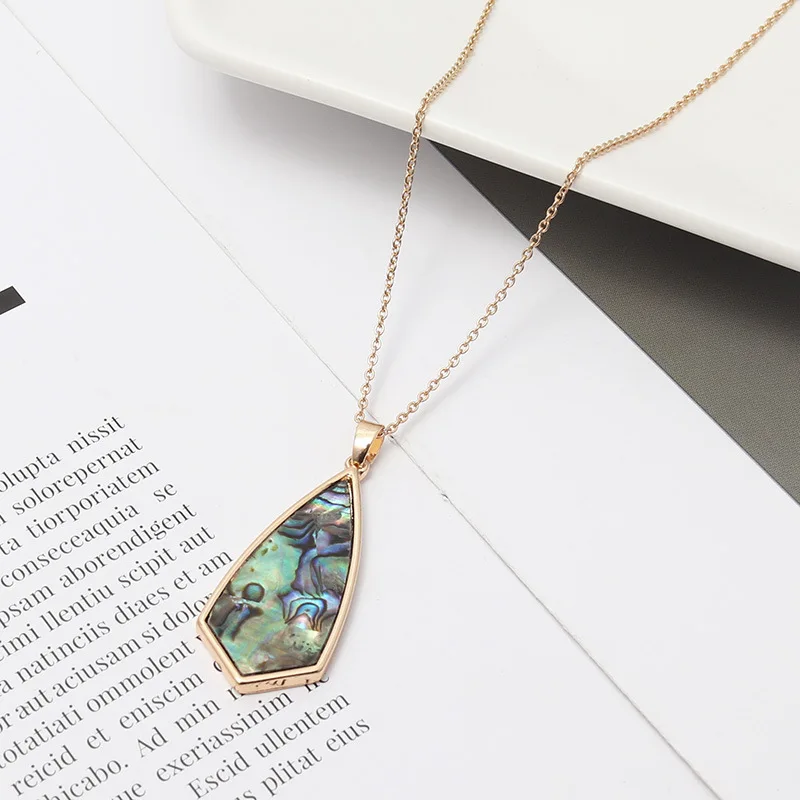 Acrylic Abalone Shell Leopard  - مراجعة Body Jewelry Brands وسعره