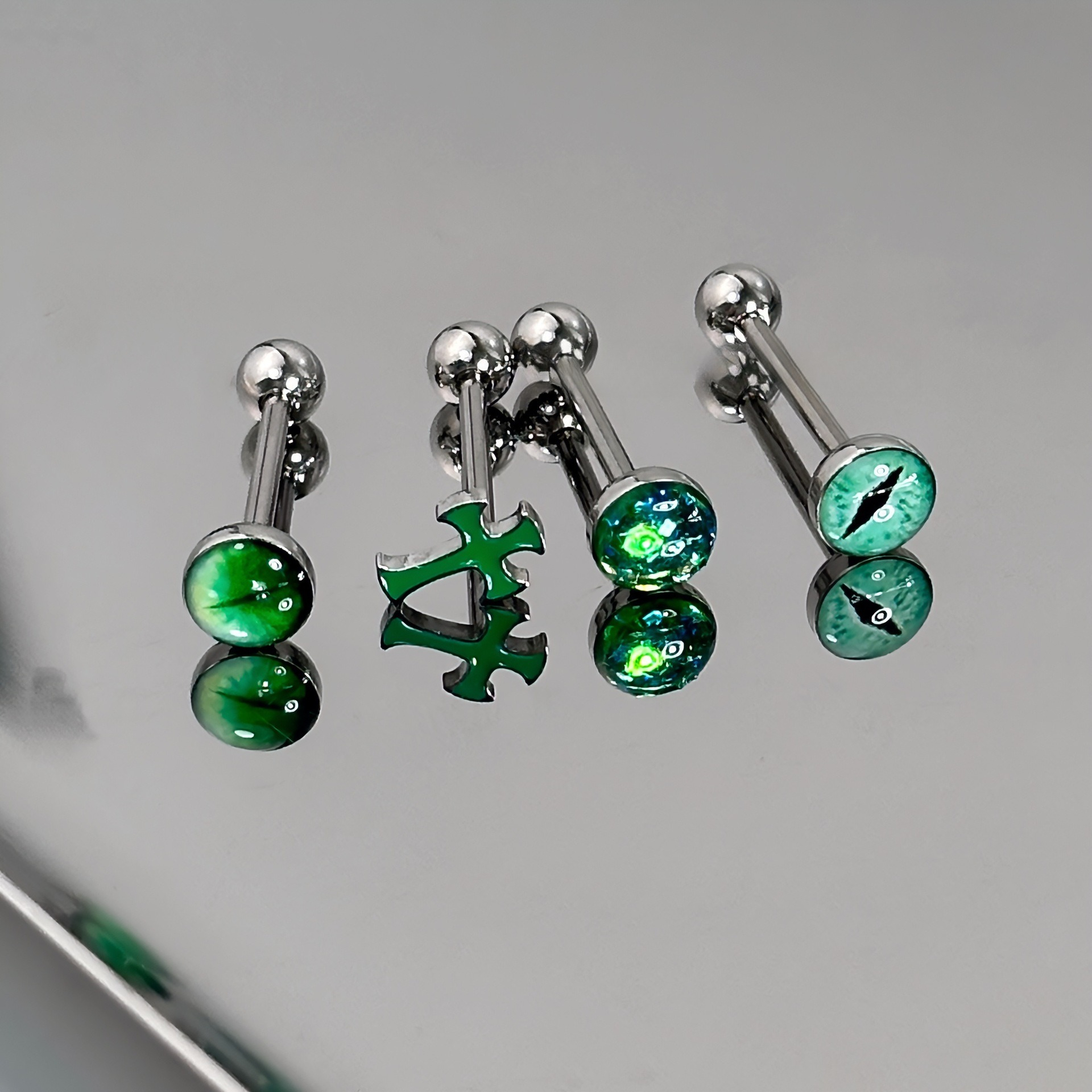 1Pc High-Quality Trendy Green  - مراجعة Body Jewelry High Quality وسعره
